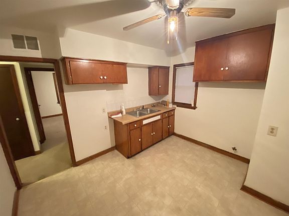 3rd image of 3712 N 51st Blvd #3714