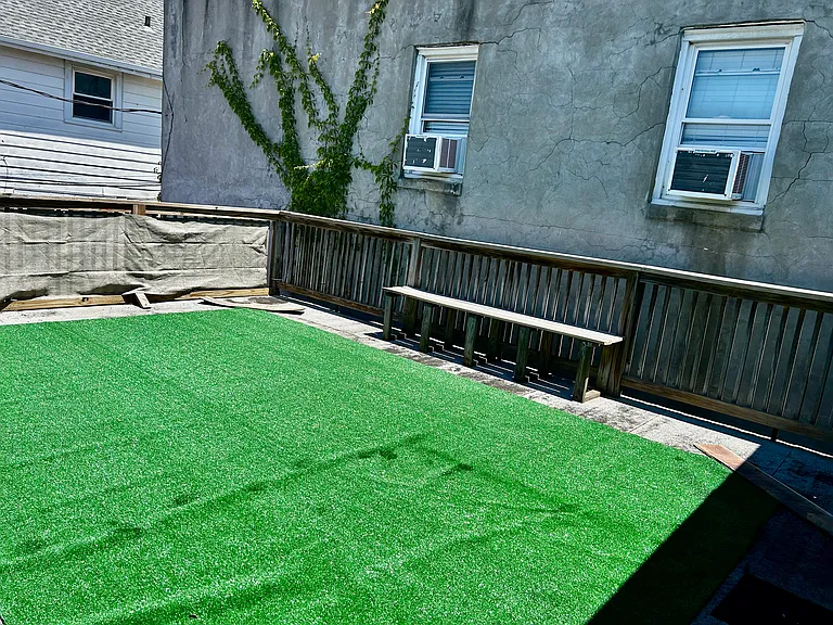 949 W Beech St — Photo 27