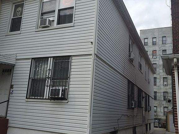 2nd image of 3750 62nd St