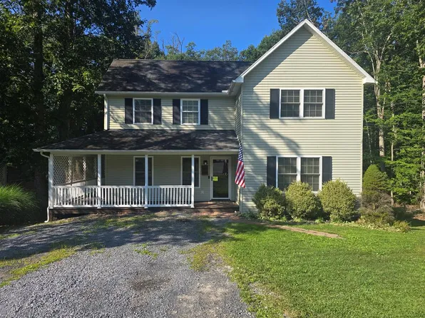 187 Hunters Xing, Shady Spring, WV 25918