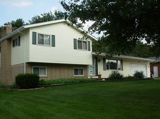 5009 Patricia Dr, Akron, OH 44319