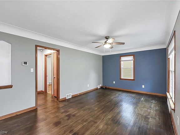 3rd image of 7067 Beresford Ave