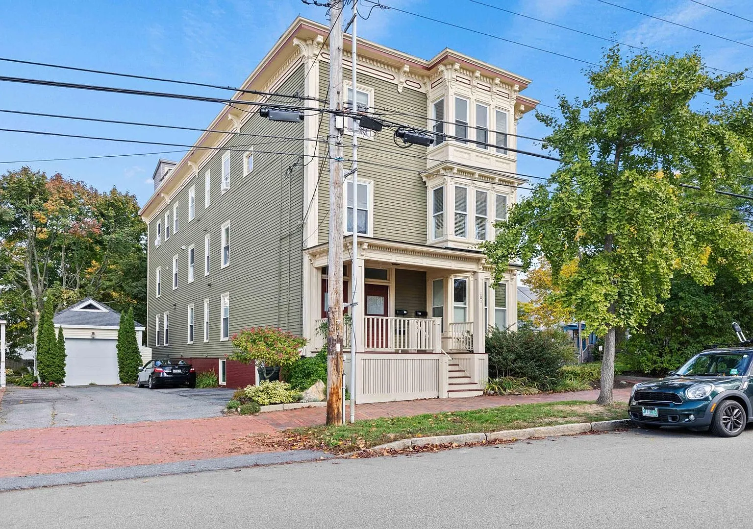 Large, sunny 3BR/2BA directly across from North St Park! — Photo 2