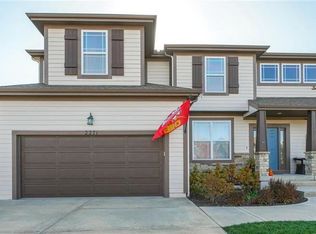 2271 W Fredrickson Dr, Olathe, KS 66061