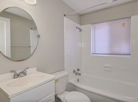 Midtown Apartments, Midtown