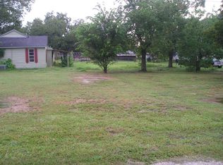 602 W Church St, Edna, TX 77957