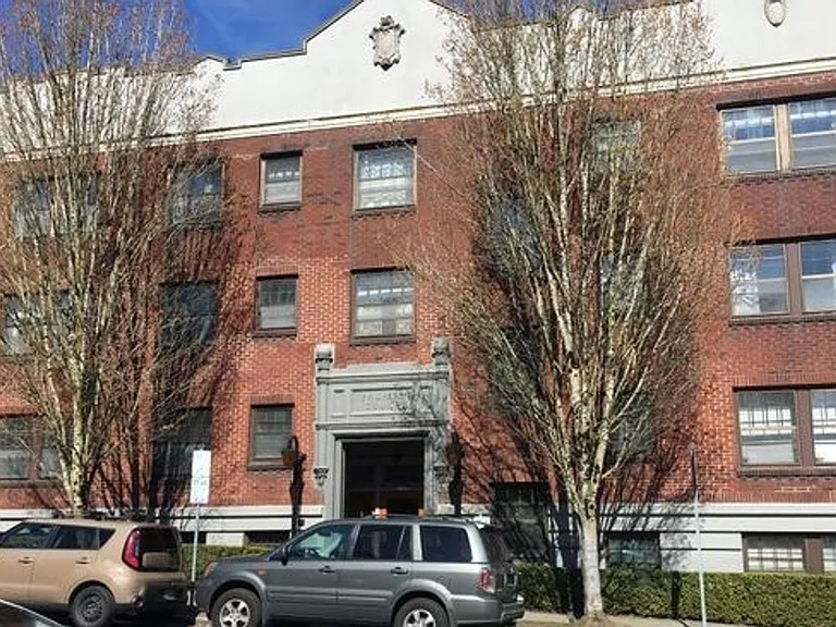 Palace Court Apartments — Photo 12