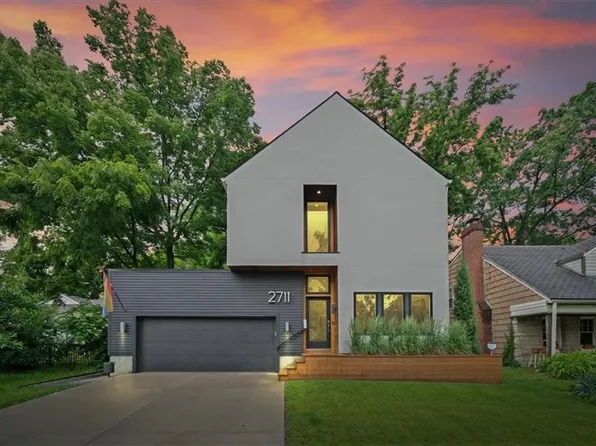 2711 W 49th St, Westwood, KS 66205