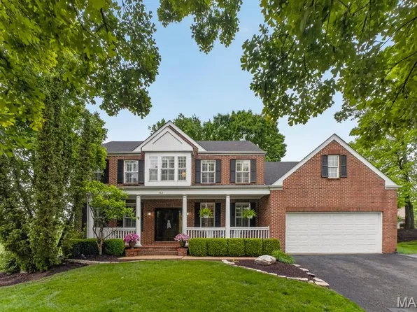 482 Pine Hollow Ct, Ballwin, MO 63021