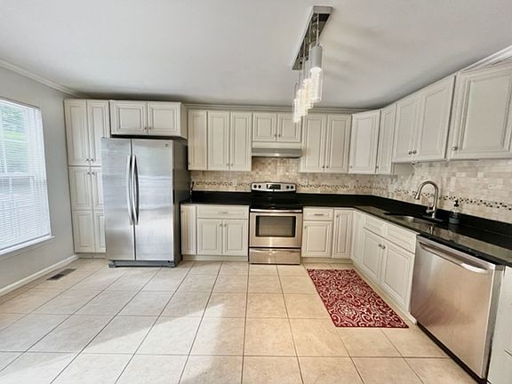 4th image of 13568 Hayworth Dr