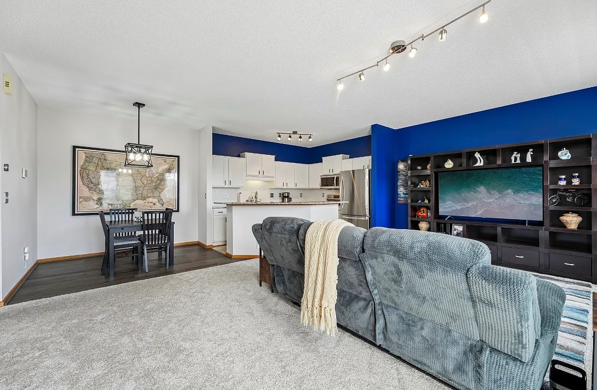2 bed, 2.5 bath, 1388 sqft, $2,200 — Photo 3