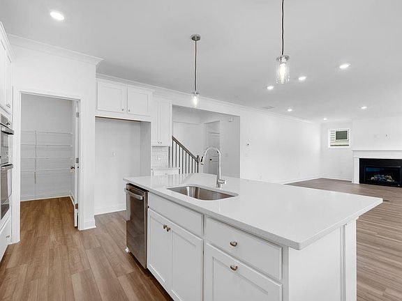 7th image of this home