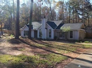 240 Winchester Dr, Sharpsburg, GA 30277