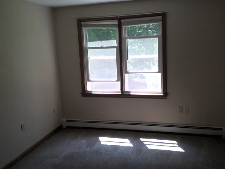 15 Erikson Ln #B — Photo 6