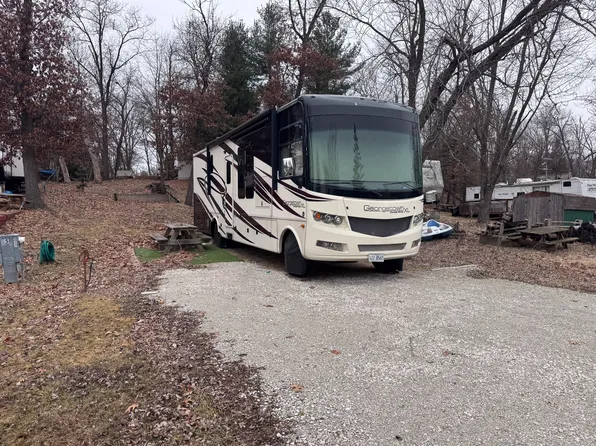 5/371 Woodhaven Dr E, Sublette, IL 61367