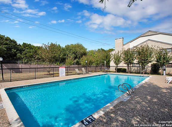 5th image of 11843 Braesview APT 2011