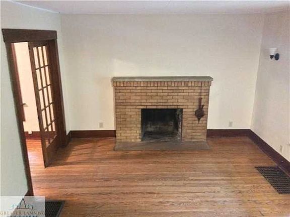 4th image of 400 N Fairview Ave