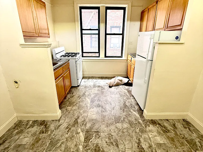 2855 Claflin Ave #3A — Photo 3