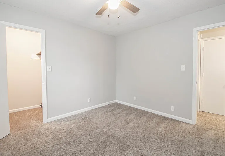 398 Louise Ln — Photo 12