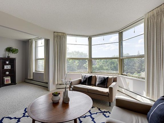 5th image of 1425 W 28th St APT 207