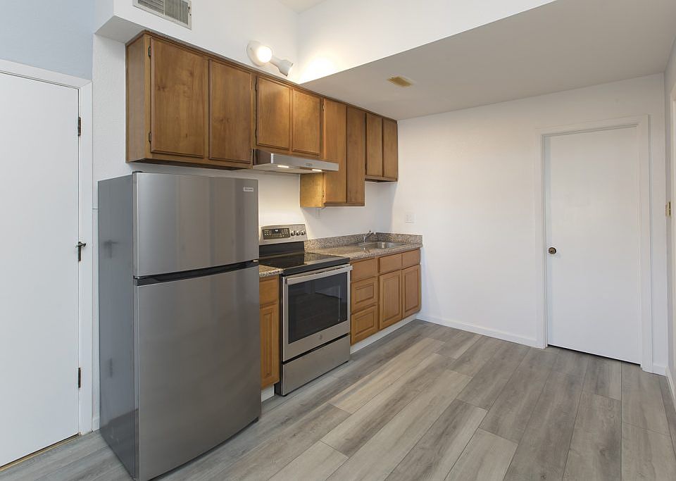 1st image of 1281 41st Ave #B