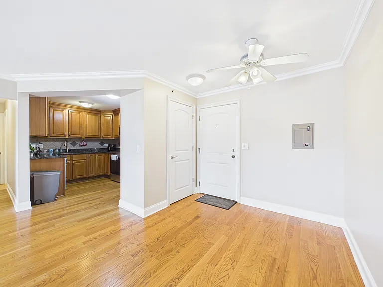 2210 S Goebbert Rd #226 — Photo 9