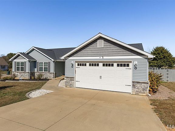 2nd image of 212 Redbud Dr