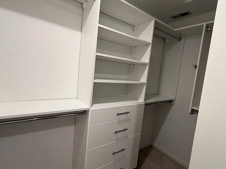 5975 N Pointe Dr — Photo 22