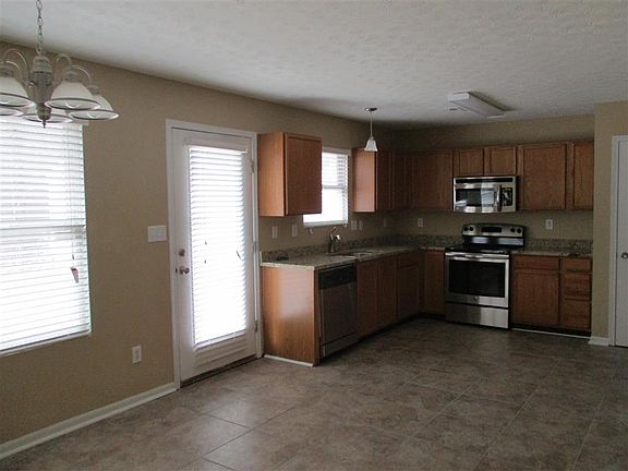 3rd image of 6406 Maravian Dr