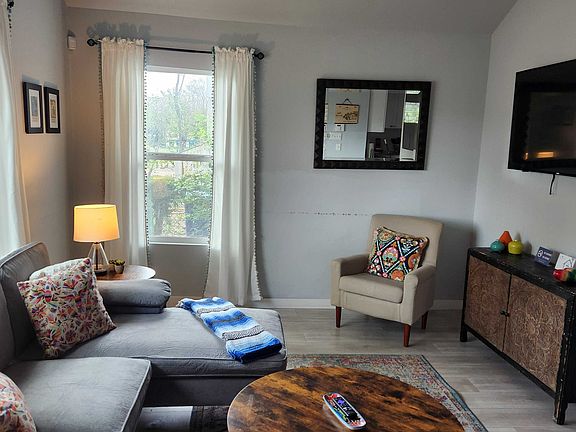5th image of 1413 Santa Monica St #Id1043717p