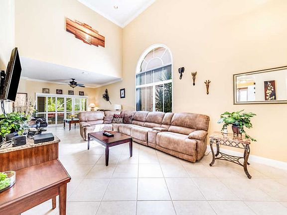 3rd image of 7694 Colony Palm Dr