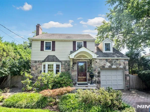 251 Rose Ct, Ridgewood Village, NJ 07450