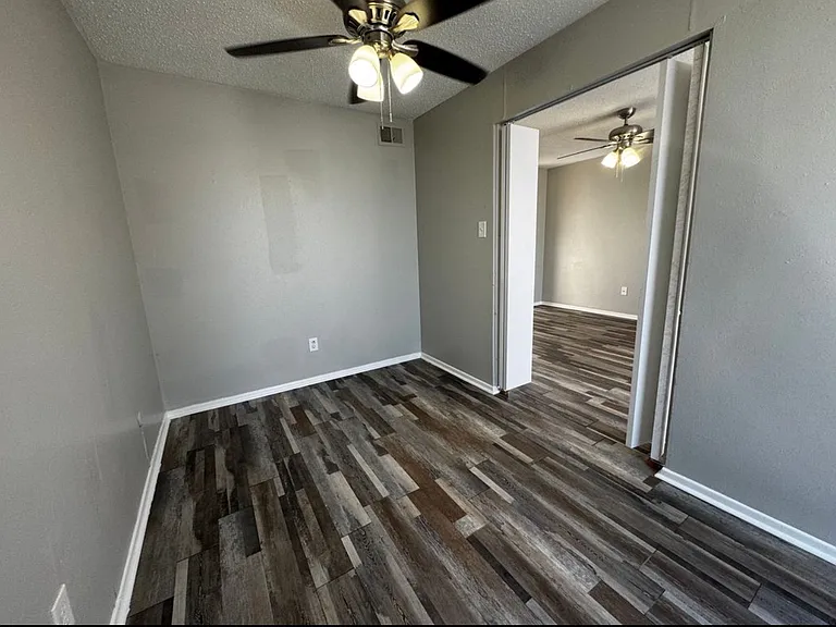 6329 Walraven Cir #6329 — Photo 20