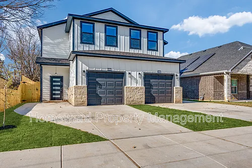 835 Stamps Ave Photo 1