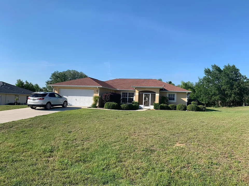 1541 N Foxrun Ter