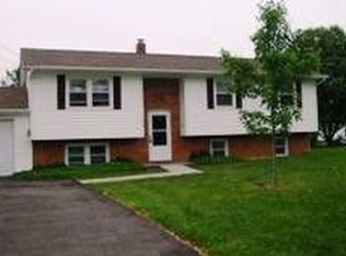 413 Oak Ln, Pearisburg, VA 24134