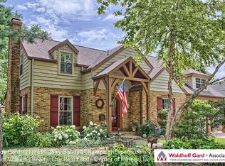 702 S James St, Champaign, IL 61821