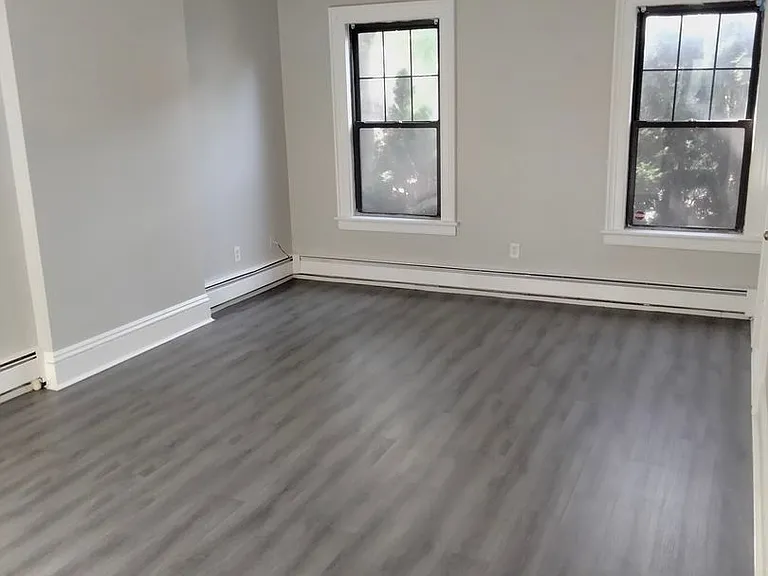 30 Alden St — Photo 2