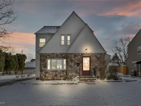 5965 Hodgman Dr, Parma Heights, OH 44130