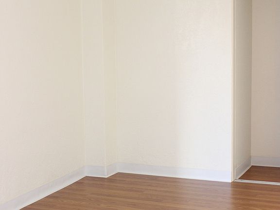 5th image of 2120 Fern St APT 102