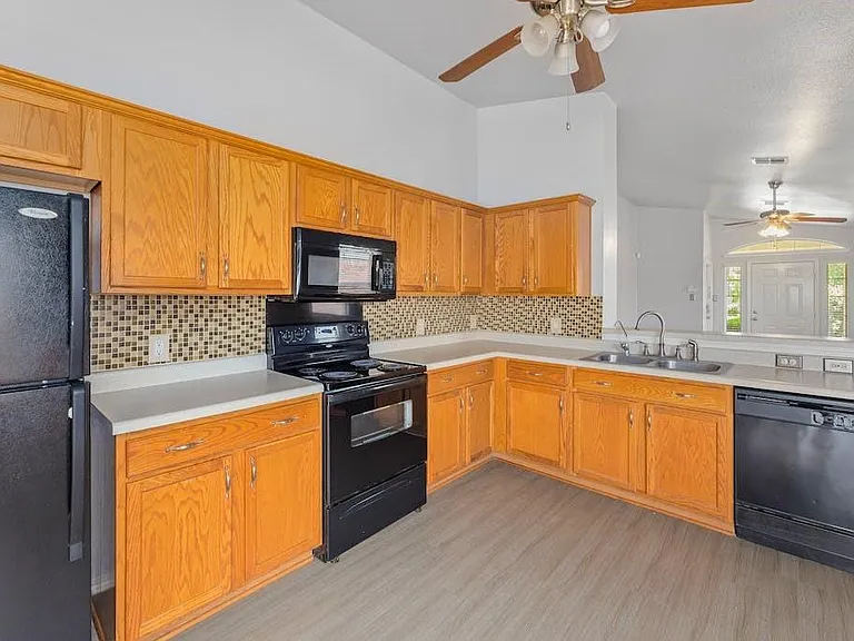 12816 Dwight Eisenhower St — Photo 13