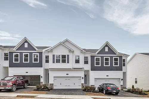 126 Scotland Ln Photo 1