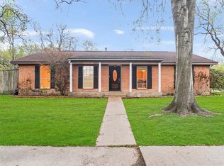 5442 Loch Lomond Dr, Houston, TX 77096