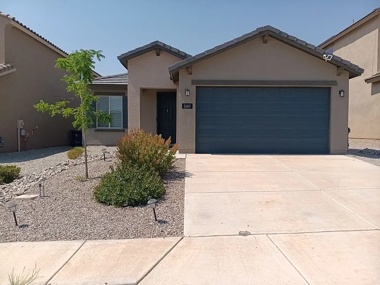 1160 Vallecito Loop NW — Photo 1