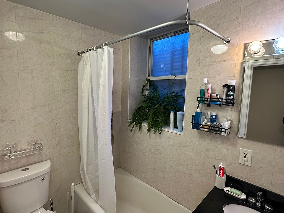 1st image of 303 E 46th St APT 2W