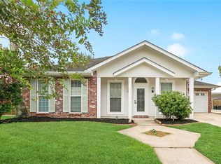 2817 Meadow Dr, Violet, LA 70092