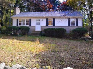 100 Snuff Mill Rd, Saunderstown, RI 02874