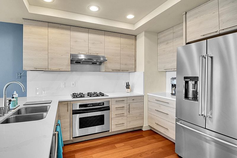 5th image of 2319 1st Avenue #306