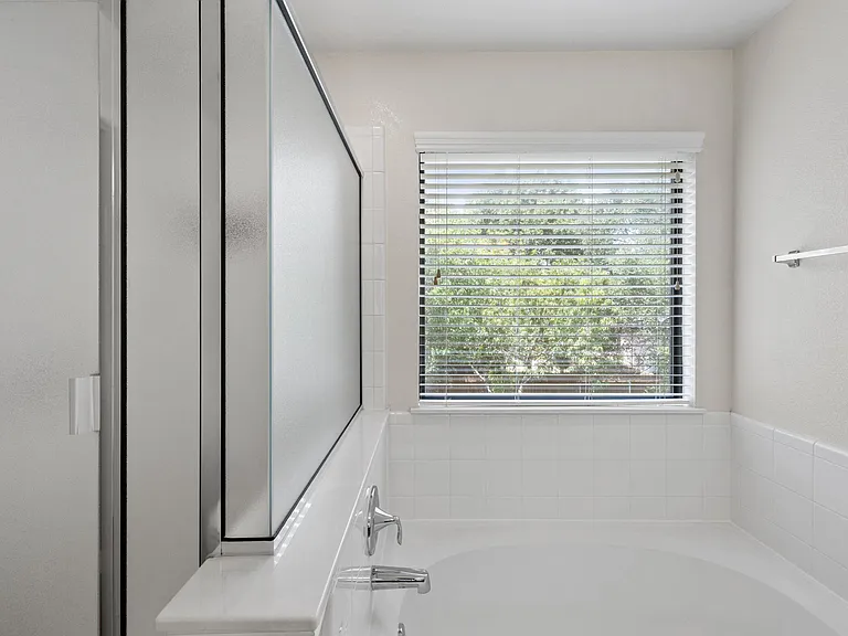 2101 Golden Arrow Ave — Photo 26