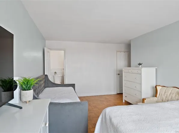 2835 Webb Avenue image 13 of 18